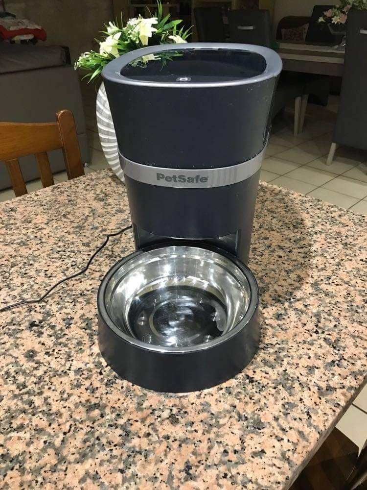 Comedor Automático Wifi para Cães e Gatos