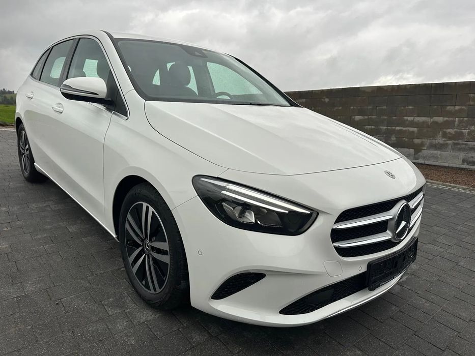 Mercedes-Benz Klasa B 180d Automat Ledy MBUX Kamer cofania Jak nowy