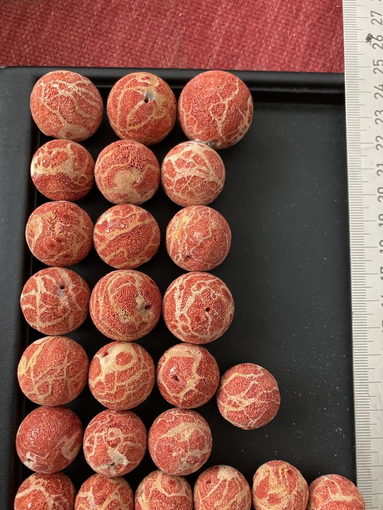 Diversas bolas em pó de coral