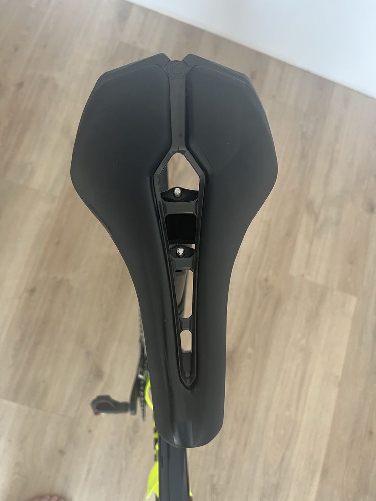 Rower Szosowy R-RAYMON ultra light carbon