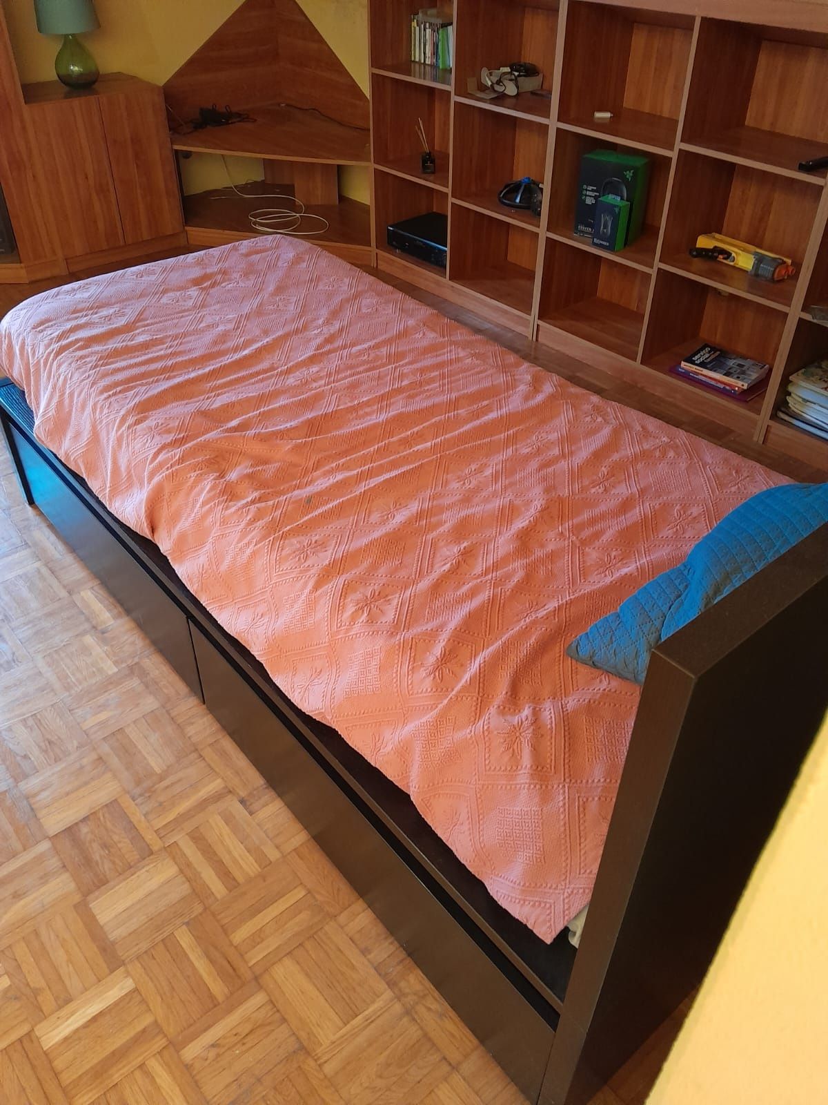 Cama 1.20×2.10      2 gavetas   1colchao