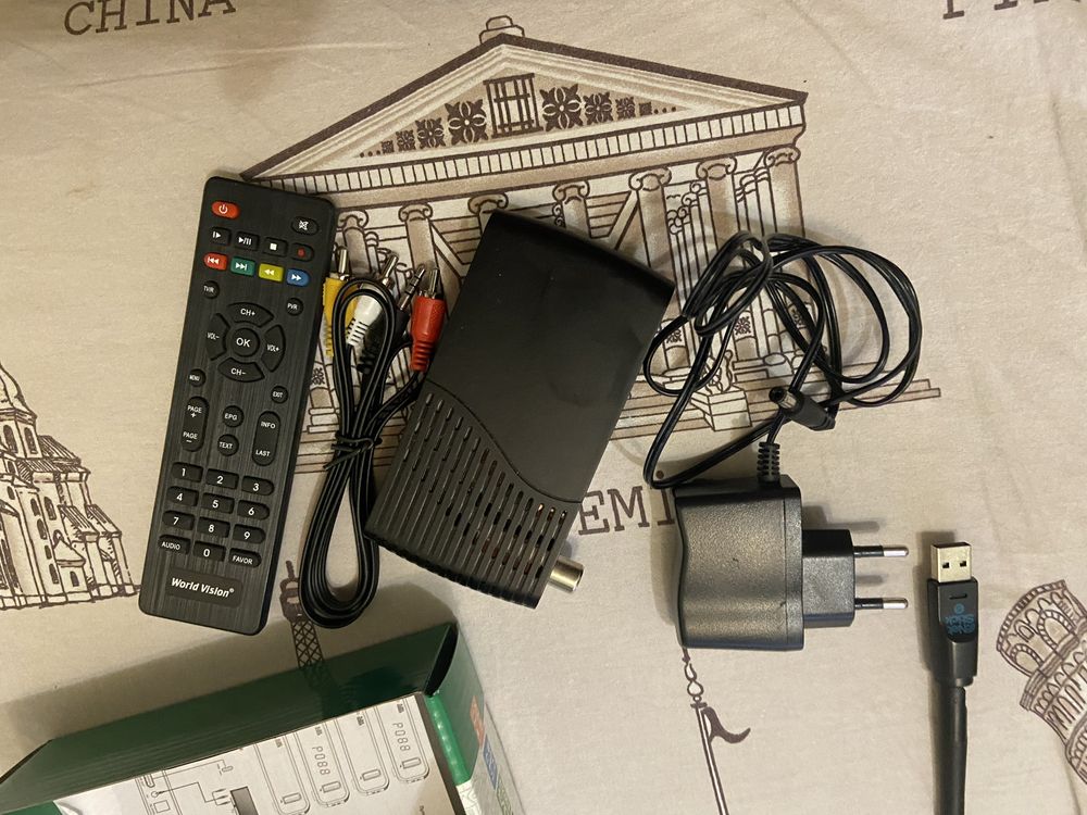 Цифровой Т2 ресивер World Vision Т625D3 + интернет адаптер wi-fi