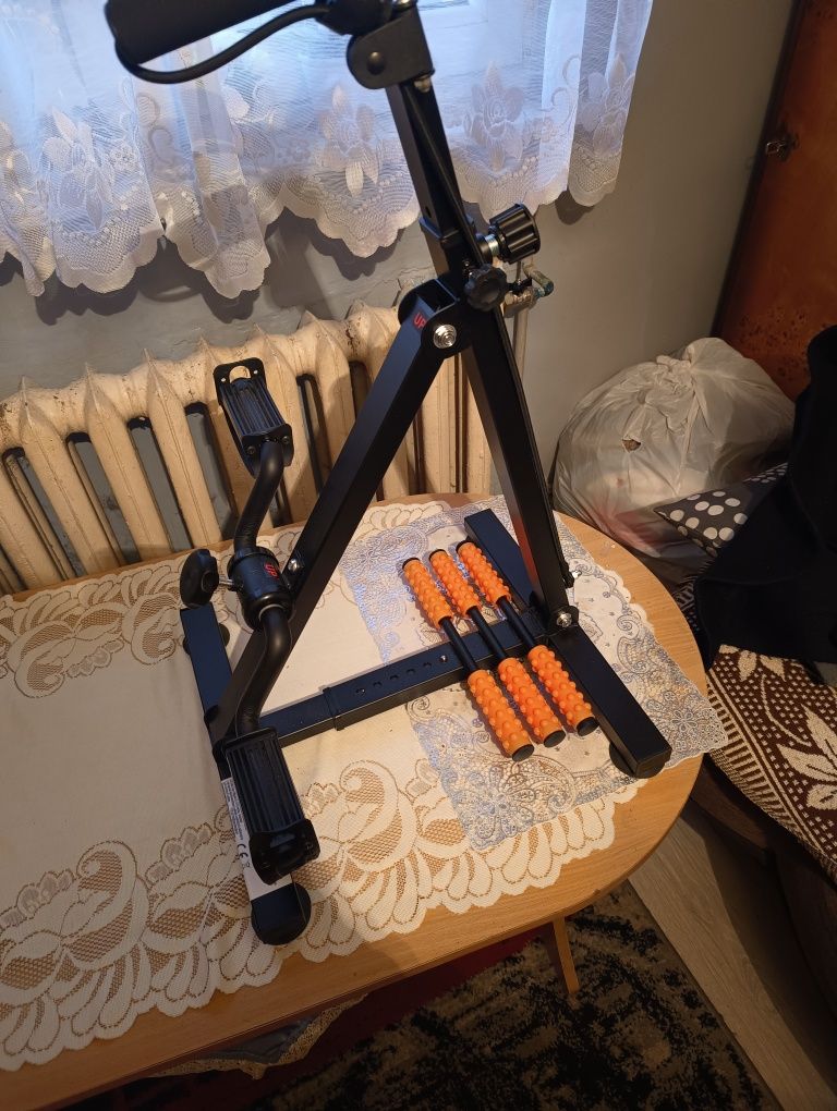Rower do ćwiczeń rehabilitacji rąk i nóg