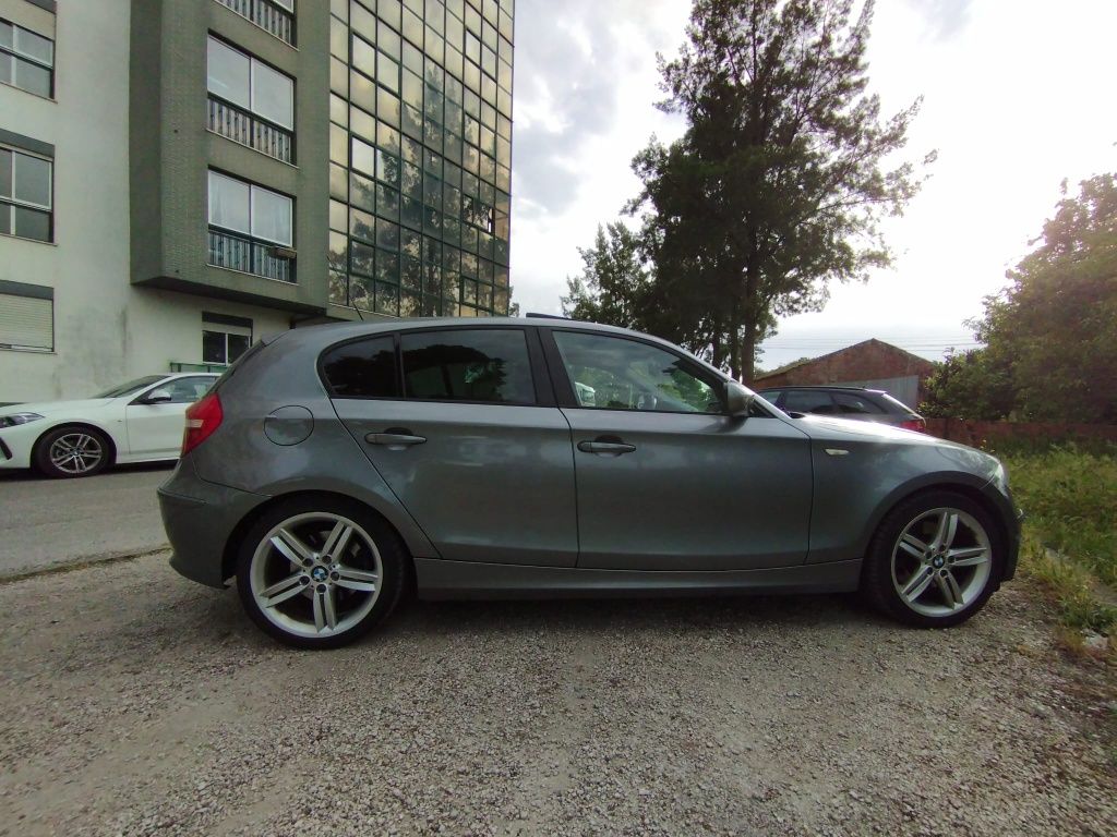 BMW série 1 123d 2011