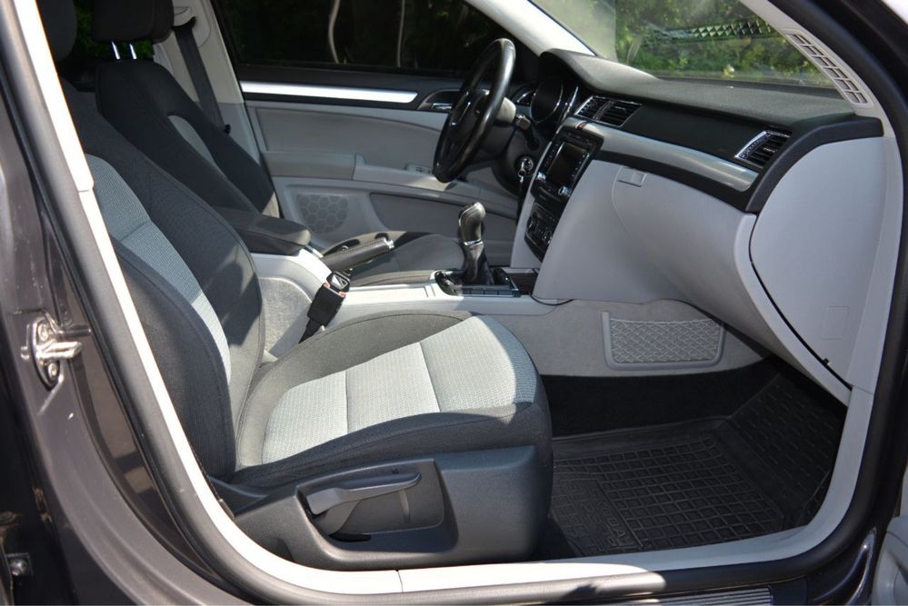 Skoda Superb 2 2010р. || покоління, в кузові універсал.