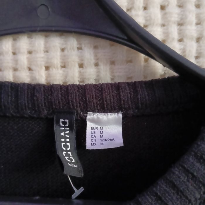 Жіночий светр з прінтом