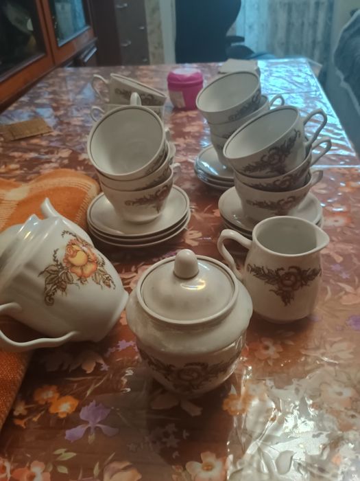 Сервиз чайный и другая посуда