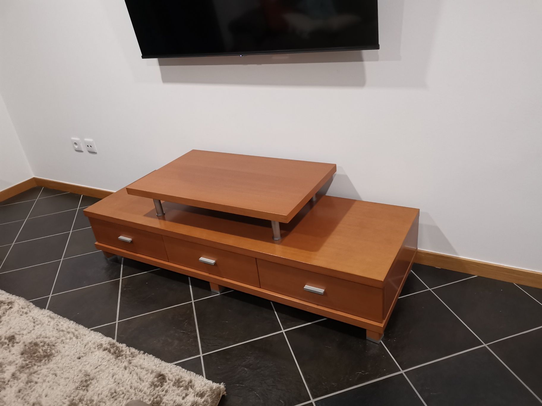 Movel para TV robusto