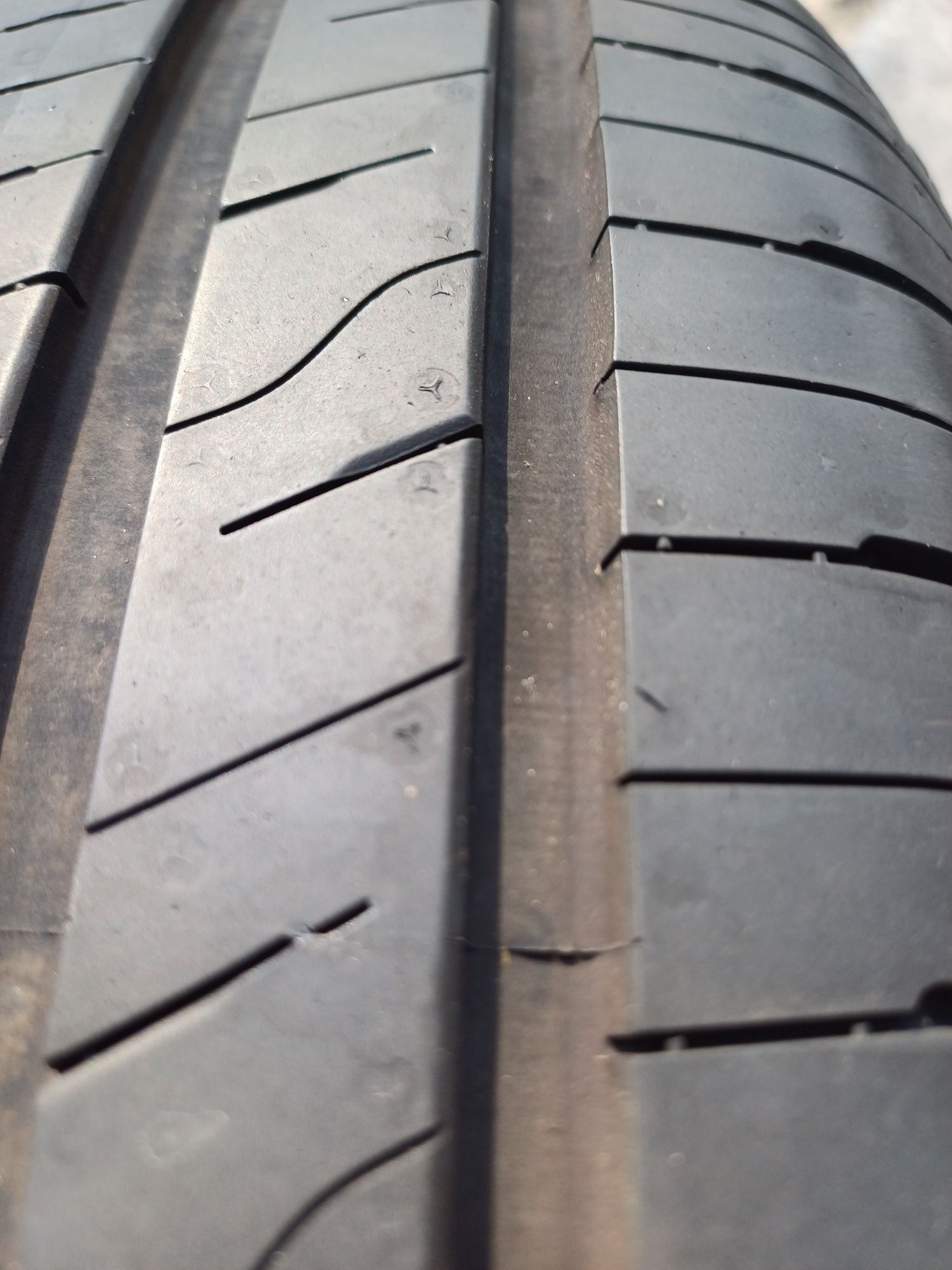 Jak nowa opona lato 215 55 R17 98W xl GoodYear efficient grip 2