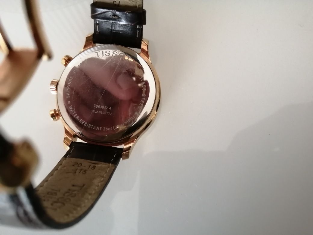 Relógio Tissot com bracelet em couro