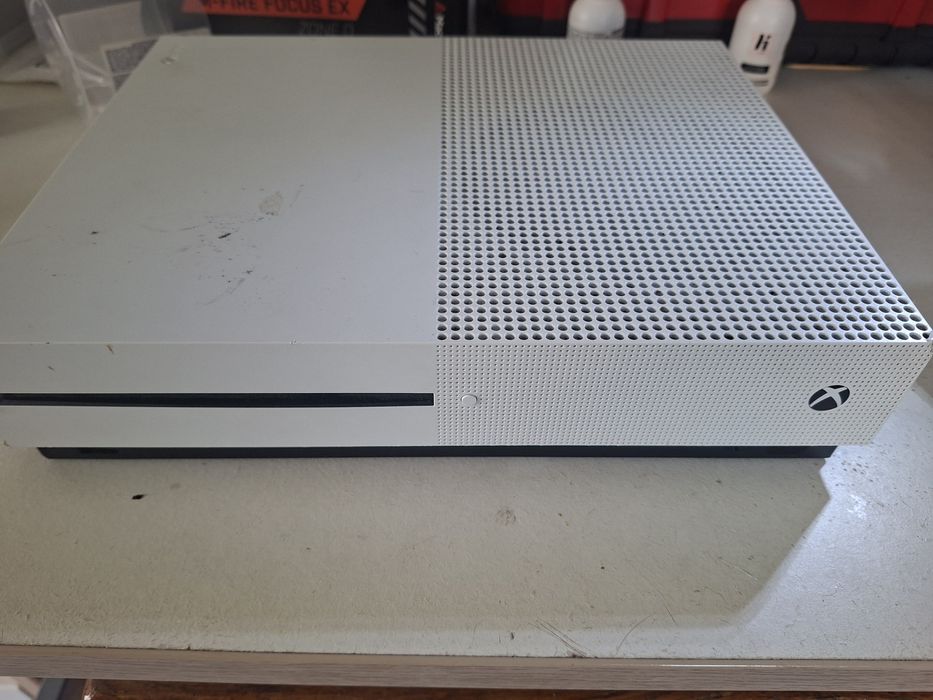Xbox One S + Fifa 22