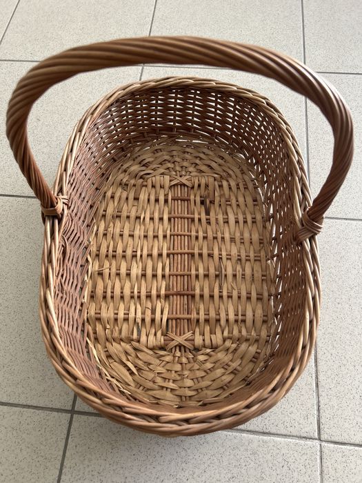 Cesto de verga castanho