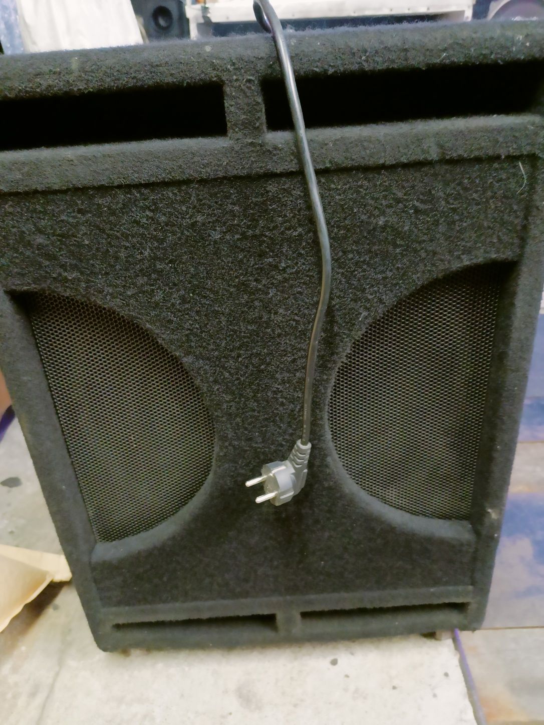 Subbas Aktywny 300 W RMS Celestion