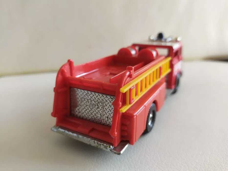 Corgi Camião Mack Auto-Tanque Bombeiros” 1979