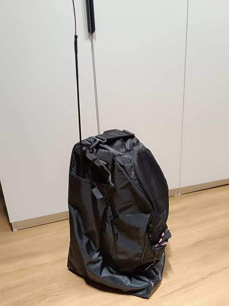 Torba, pokrowiec na oficerki, kask, bacik Felix Buhler