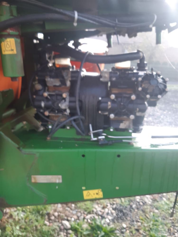 Opryskiwacz Amazone UX 5200 belka 36 m