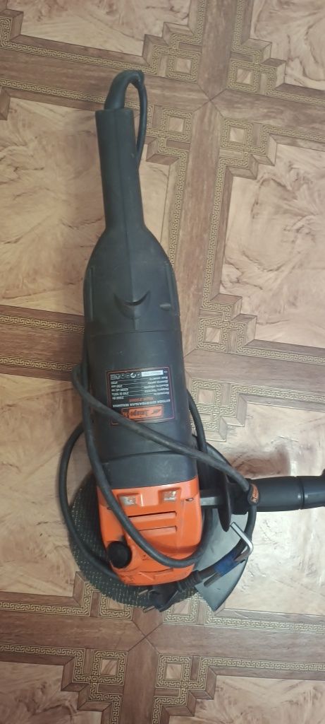 Болгарка Днипро М 230