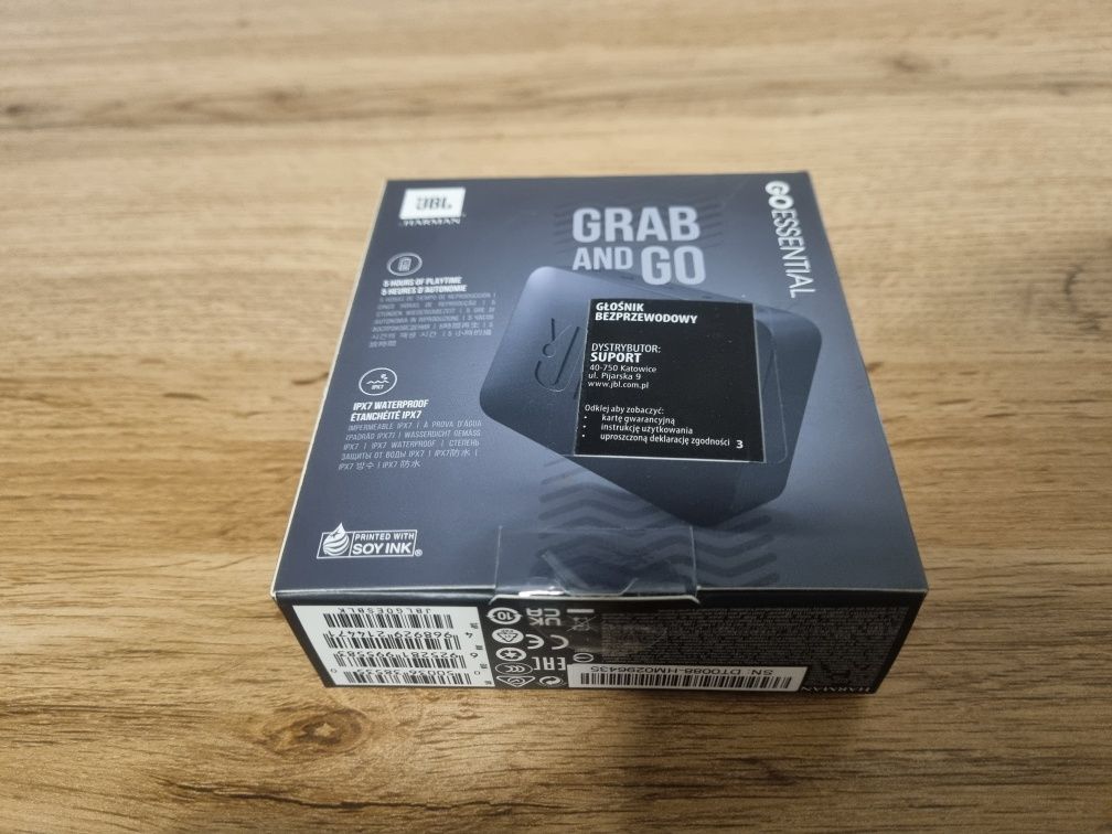 & Nowy Głośnik Bezprzewodowy & JBL GO ESSENTIAL & Czarny &
