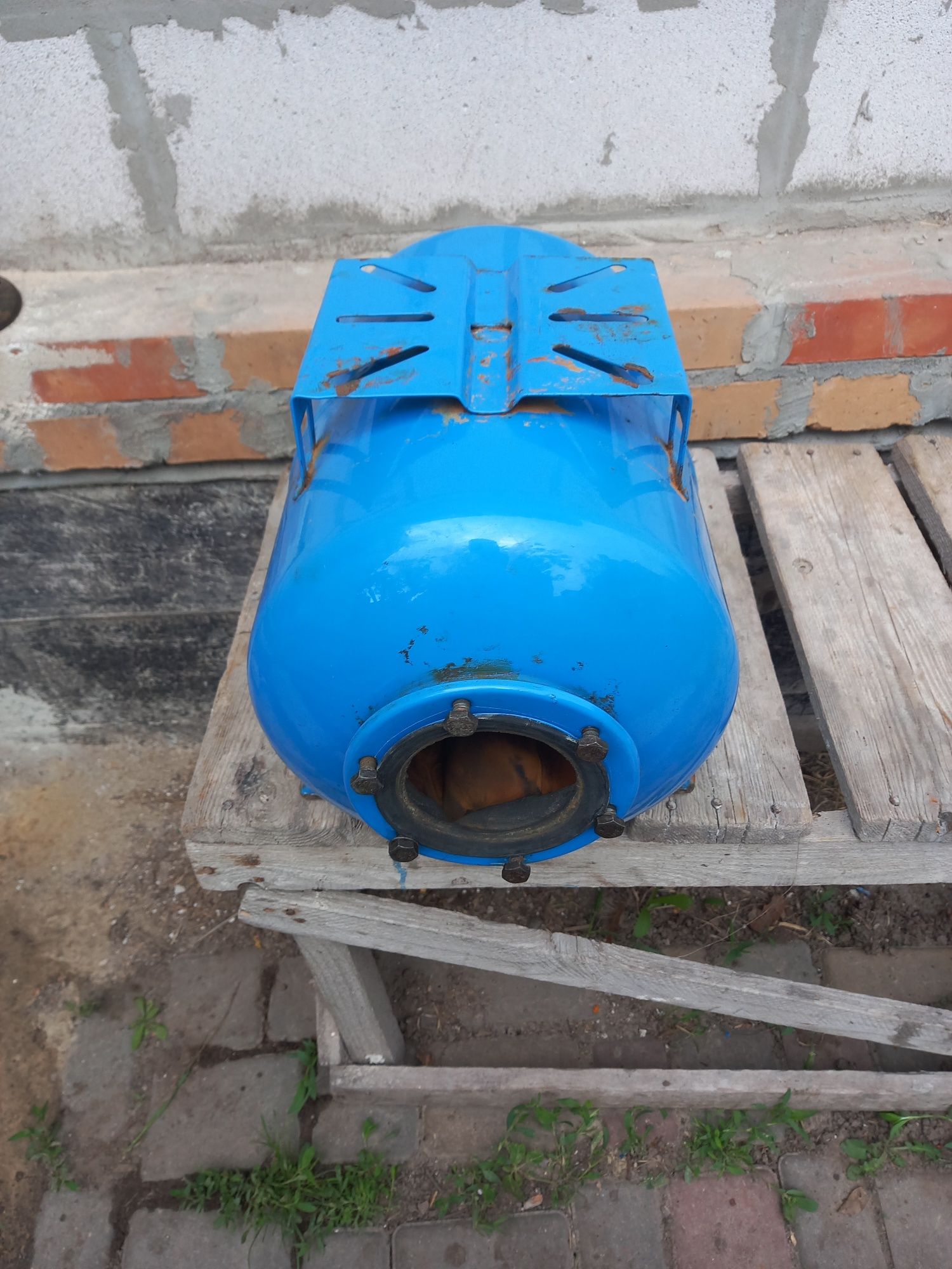 Продам бак для водяної станціїї