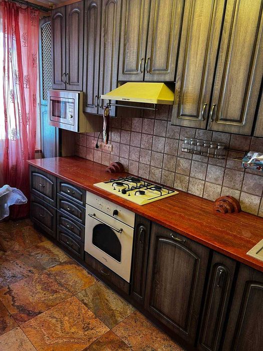 Оренда 2к квартири біля парку Центральний