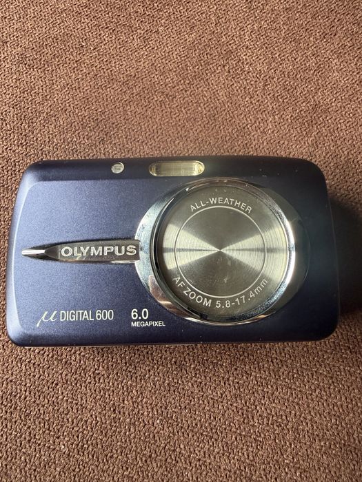 Aparat cyfrowy vintage Olympus M Digital 600