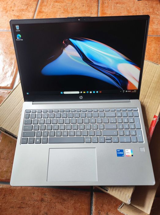 Portátil HP 15.6" FHD i5-1335U 16GB RAM 512Gb Nvme Windows 11