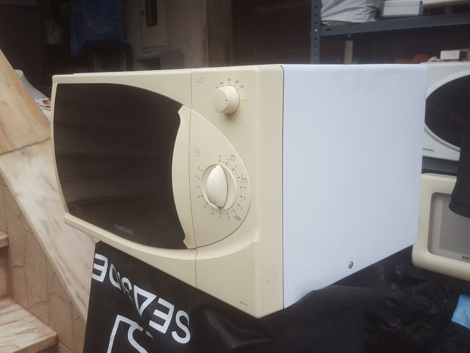 Microondas  Samsung  grande  a funcionar 100%