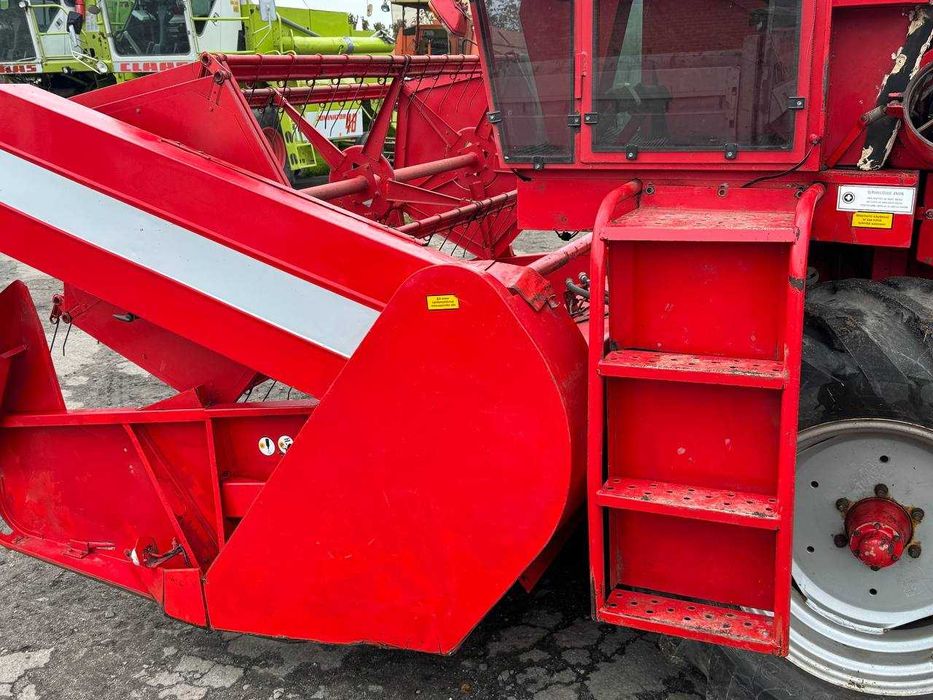 Свіжопривезений комбайн massey ferguson 240 claas,john deere Норвегія