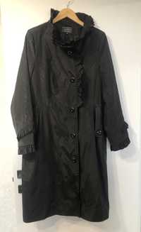 Пальто / плащ чорний з візерунком 56-58 розмір