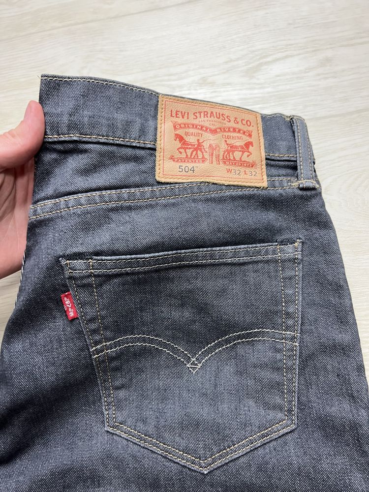 Levi's чоловічі джинси W32 W32