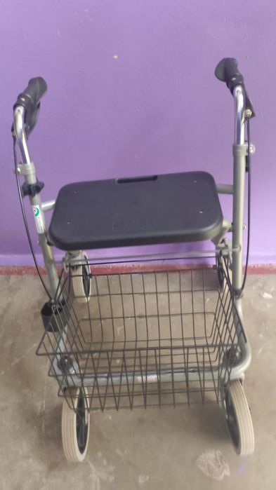 Ролатор, ходунки на колесах