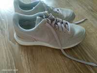 buty sportowe nike