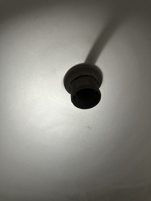 Lampa sufitowa ze szklanym kloszem