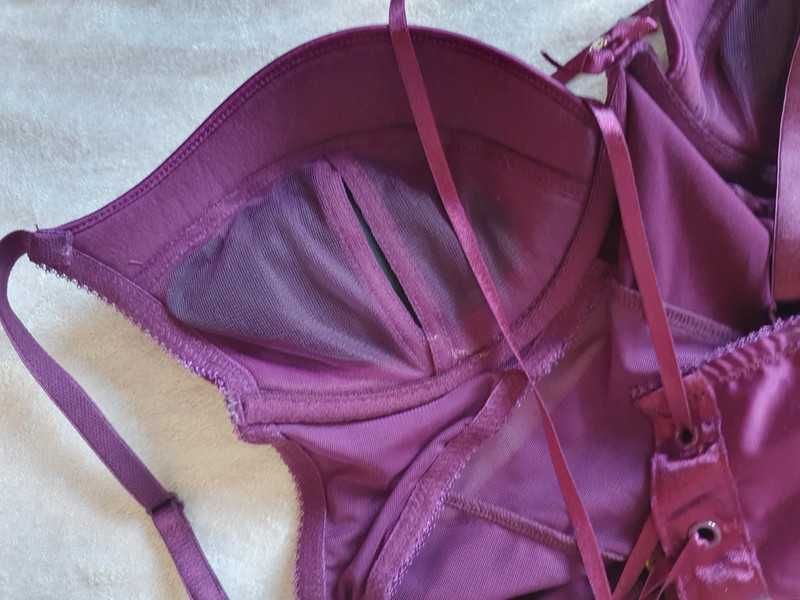 Koszulka, halka, gorset do ponczoch Ann Summers rozm 38