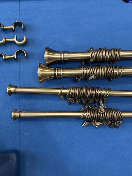 Karnisze mosiądz komplet plus żabki