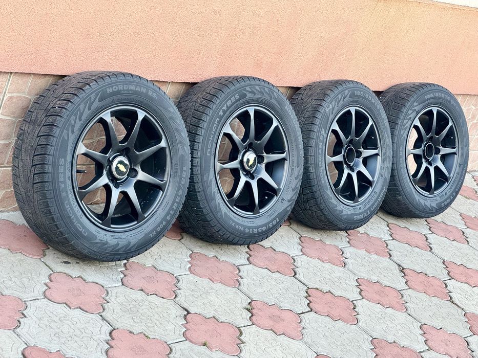 Диски с зимней резиной R14 4x100 185/65 R14 Ланос Сенс опель Жигули