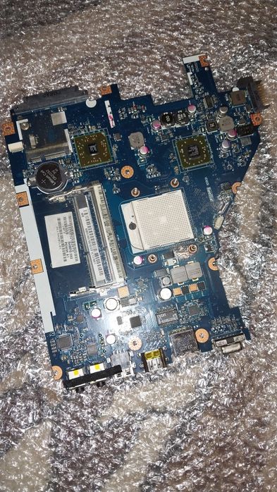 Материнскую плату от ноутбука acer 5552