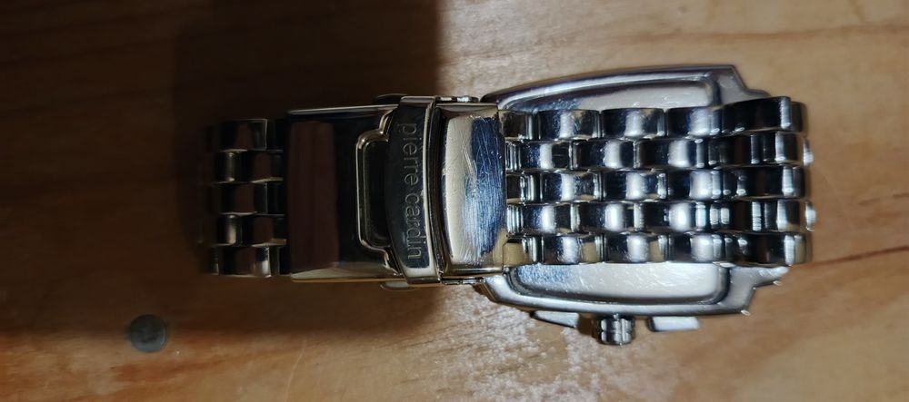 Продам мужские наручные часы Pierre Cardin в хорошем рабочем состоянии