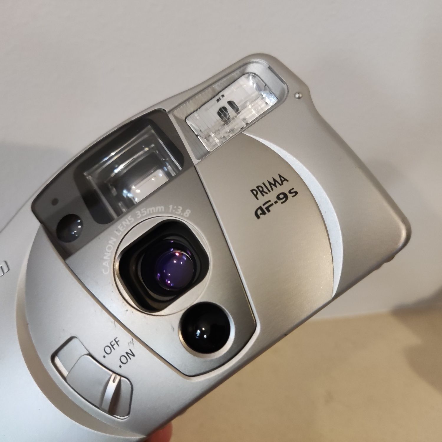 Canon Prima AF-9s - camera "point and shoot" 35 mm - vintage