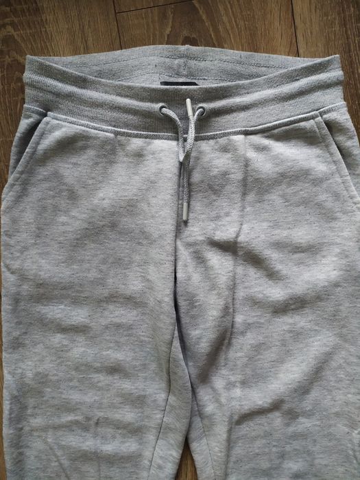 Spodnie dresowe Primark szare rozmiar 122