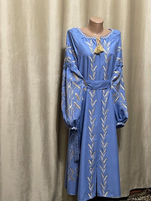 Вишиванки, вишиті сукні та блузки в наявності великі розміри