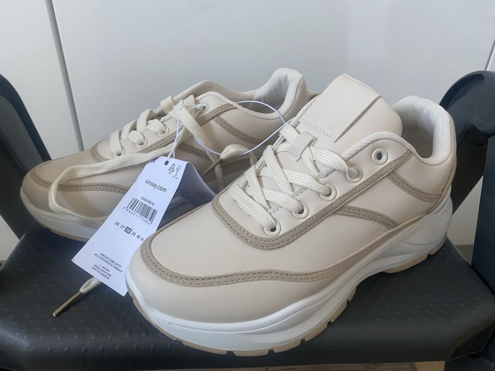 Sneakersy nowe r.38