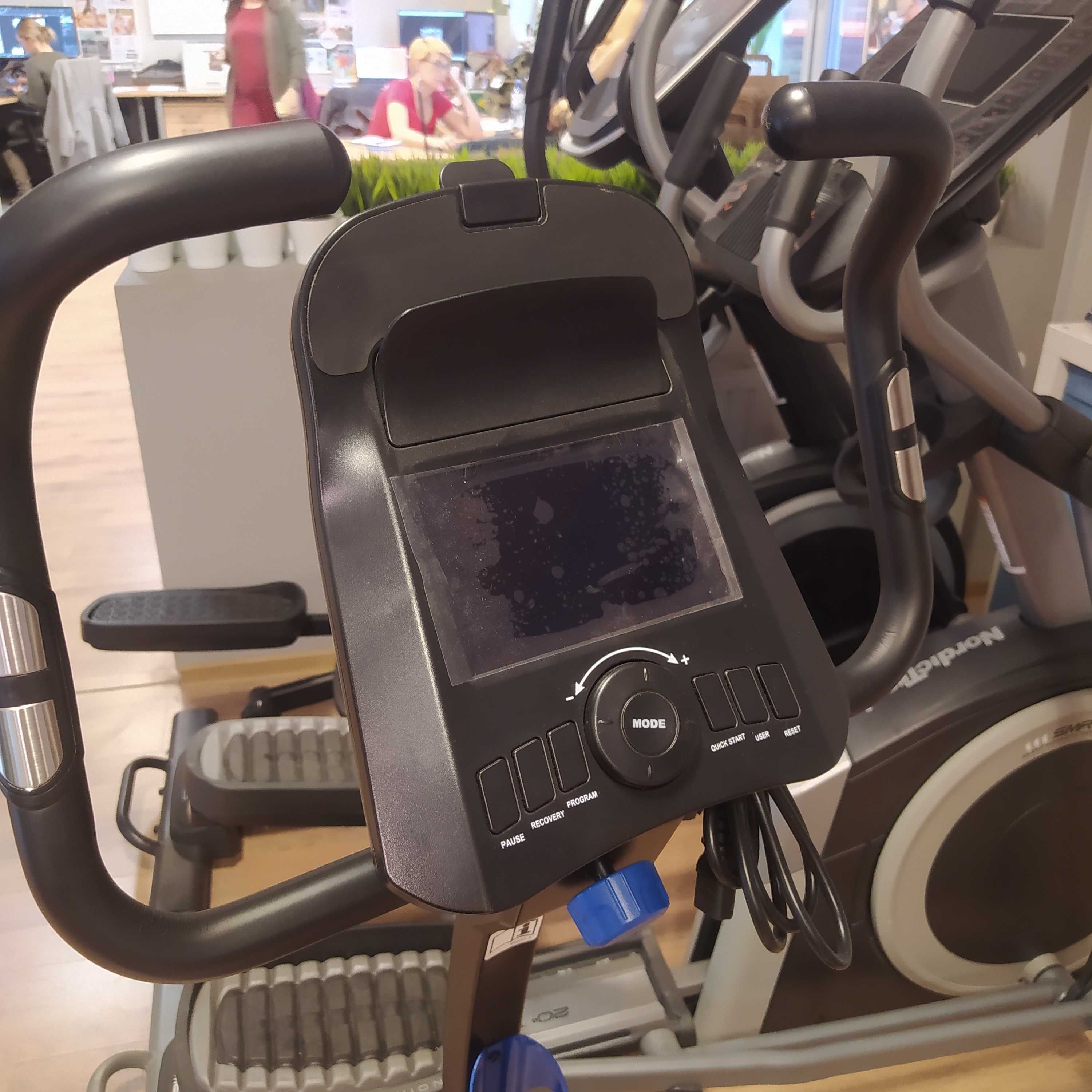 Rower treningowy programowany NAUTILUS U627 gwarancja dystrybutor