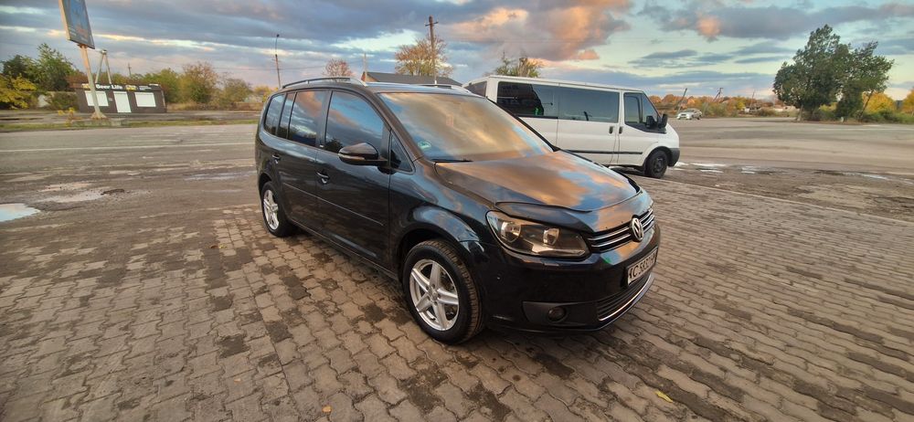 VW Touran 2011 год