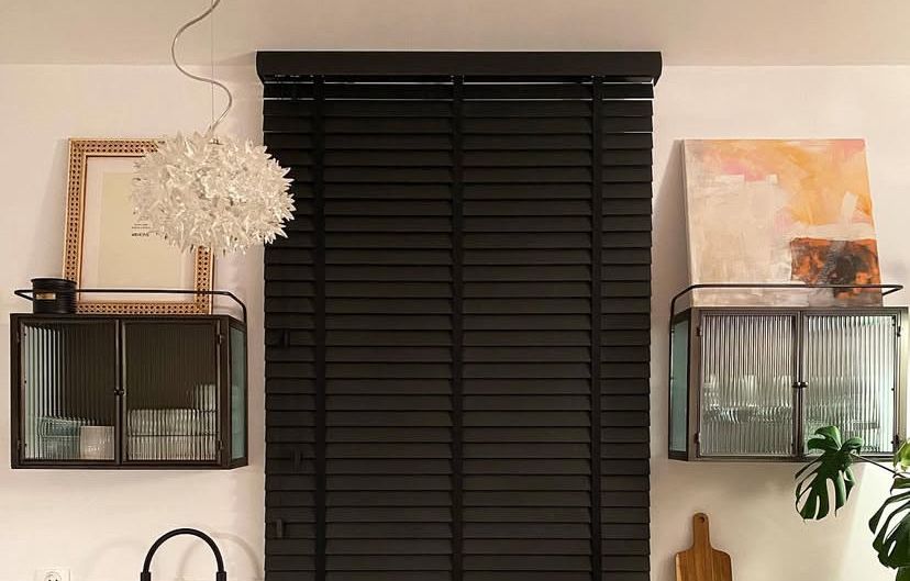 Witryna metalowa LOFT metalowa szkło ryflowane