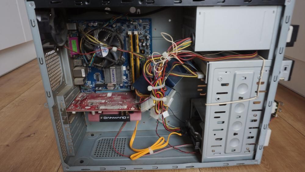 Komputer Stacjonarny - INTEL CORE 2 QUAD Q6600 2.40GHz Komplet Zestaw