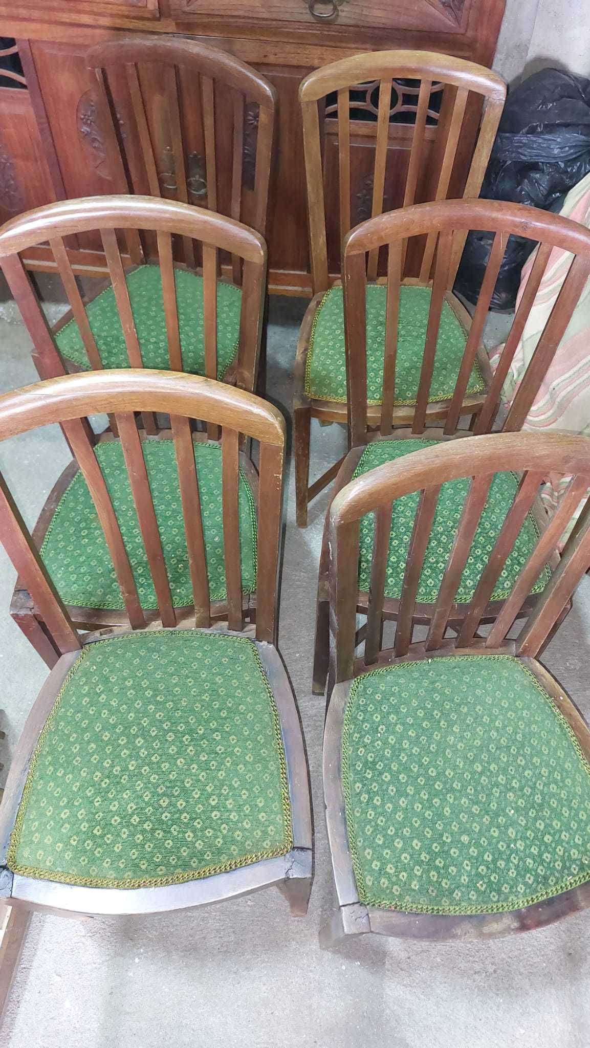 Conjunto de canapé e cadeiras e mesinha de centro (antigo)