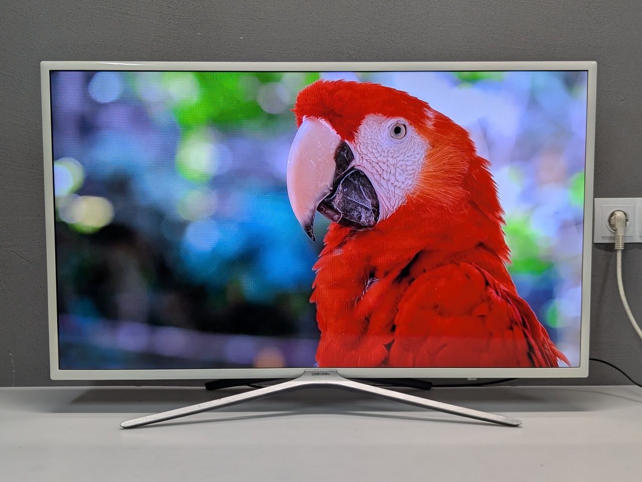 SAMSUNG UE40K5589SU Ultra Slim FullHD Smart TV Wi-Fi / 2017 /