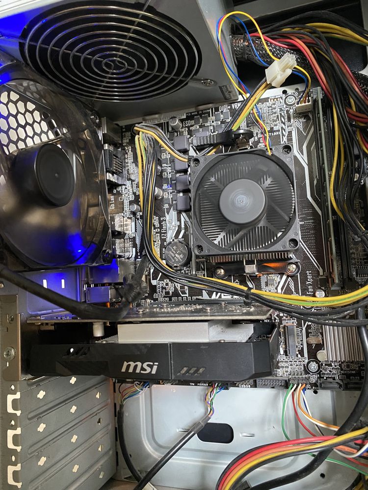 Komputer NVIDIA GeForce GT1030/8GB RAM/ 1TB HDD