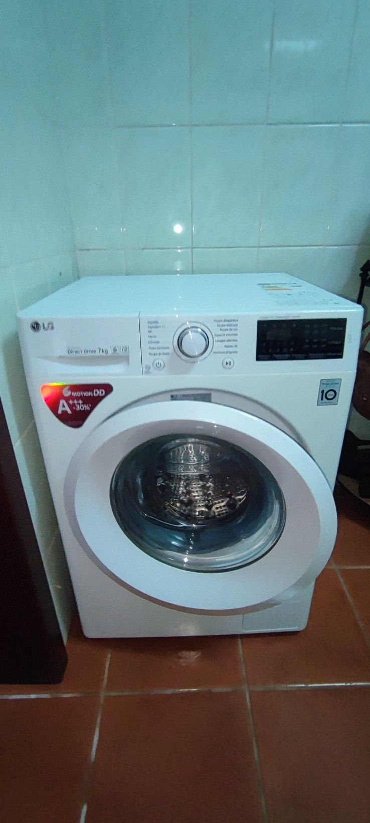 A máquina de lavar *LG*, mod com tecnologia *Inverter Direct Drive 7kg